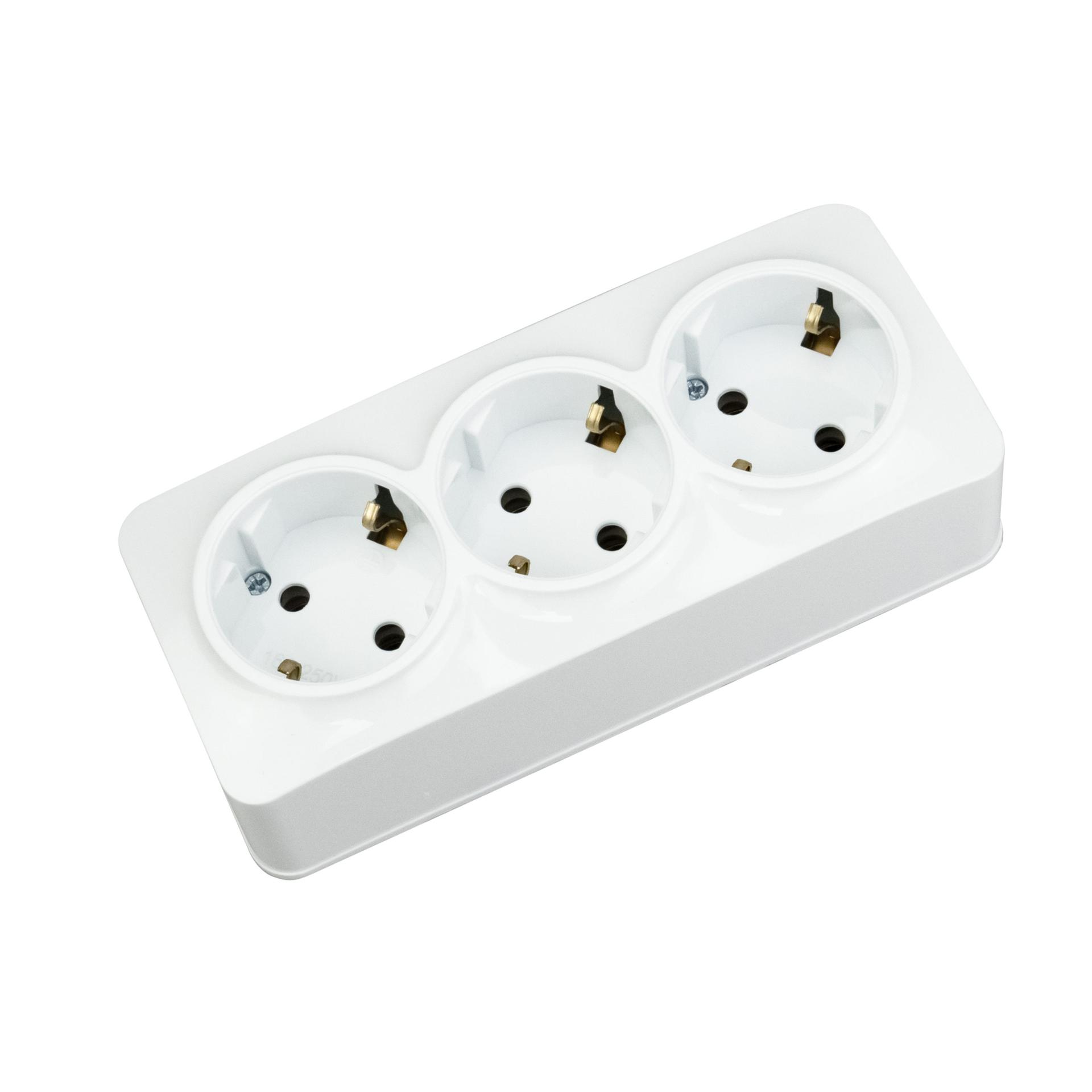 Розетка тройная с заземлением белая POWER MAX-3E