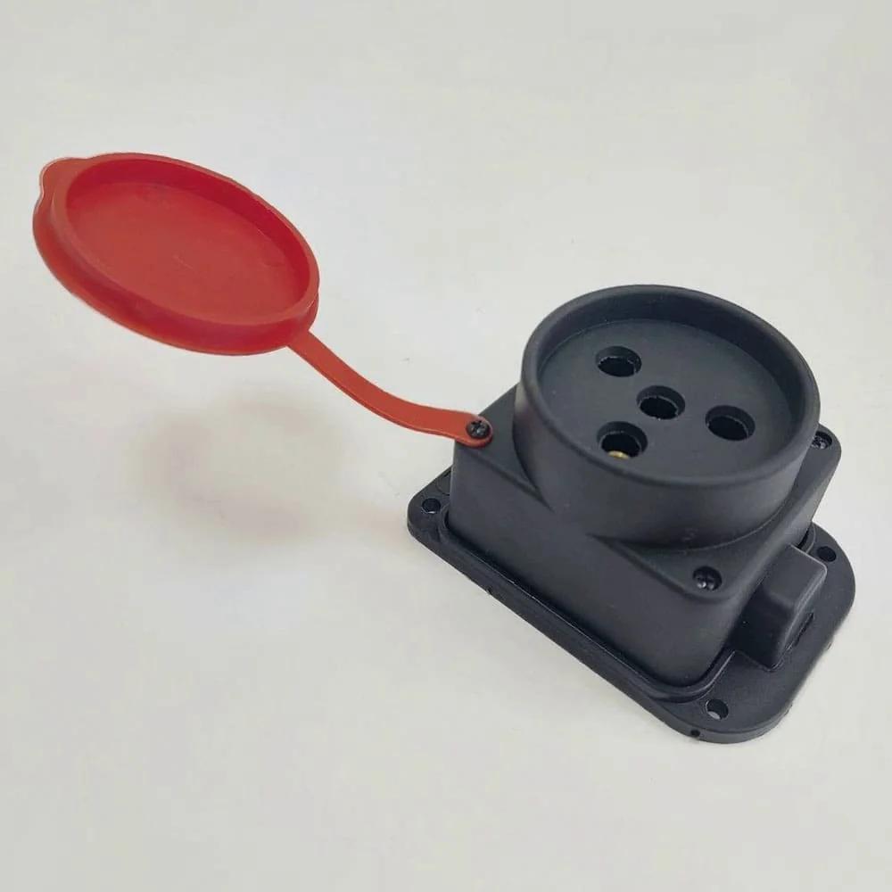 Розетка каучуковая стационарная 416 3Р+РЕ IP44, 25А 380В TAKEL