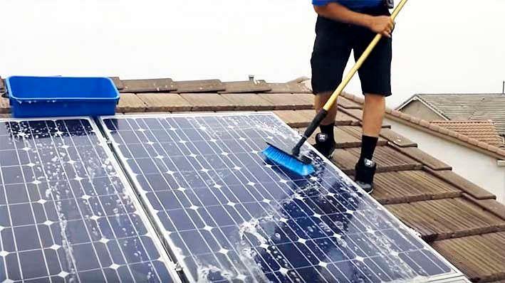 Uhod-za-solnechnyimi-elektrostantsiyami.jpg